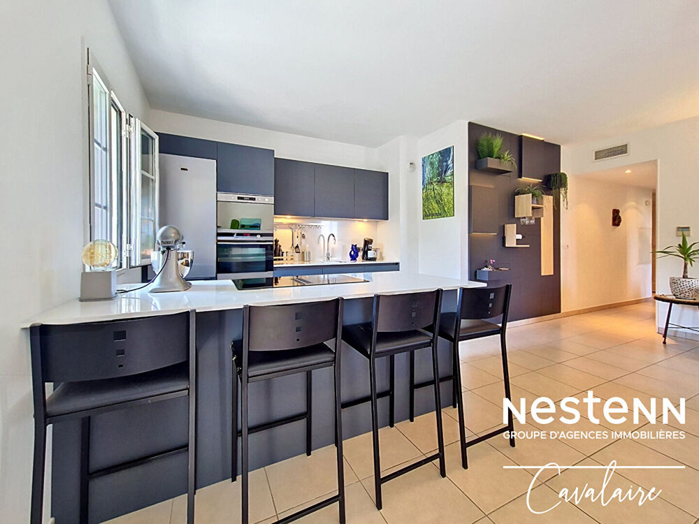 Au centre-ville de la Croix Valmer, résidence prestigieuse sécurisée avec piscine, Appartement La Croix Valmer 3 pièce(s) au de