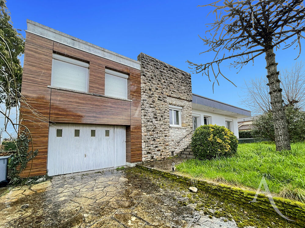 Ancienne maison d'architecte avec de beaux volumes - Villeneuve-sur-Lot