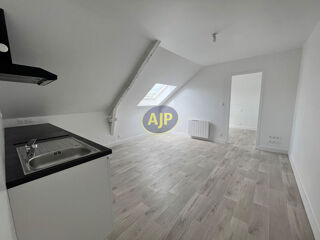  Appartement à louer 2 pièces 27 m²