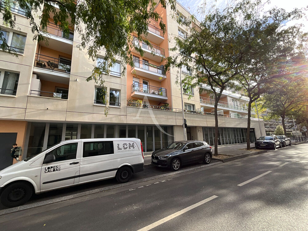 Appartement Courbevoie 3 pièce(s) 2 ch 64 m2