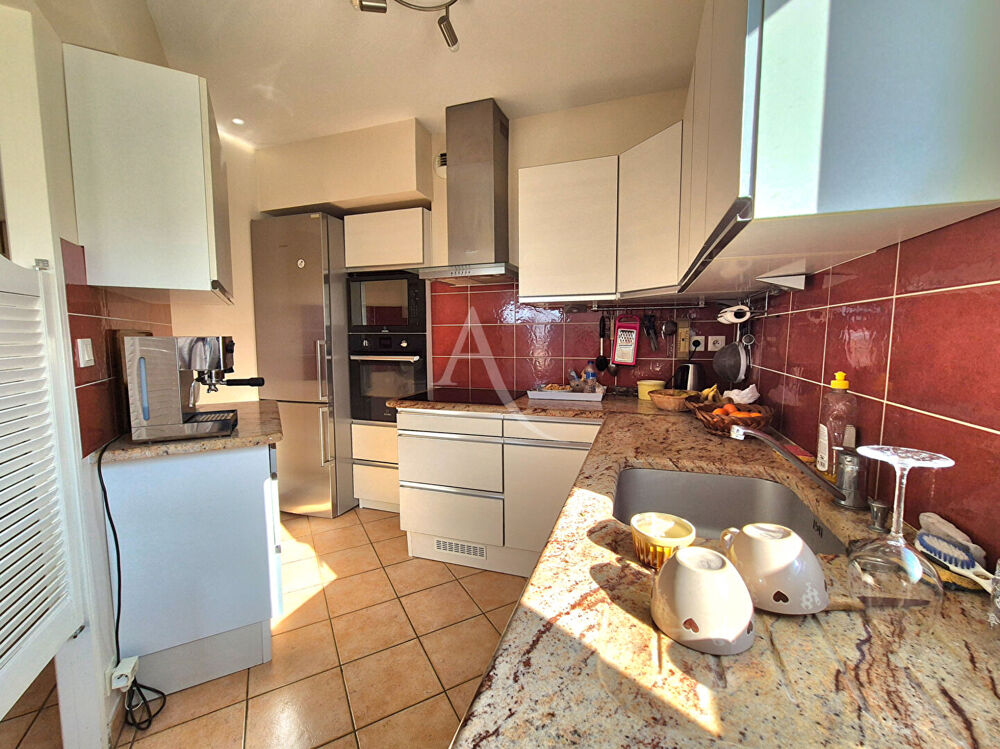 GRAND APPARTEMENT AVEC VUE MER