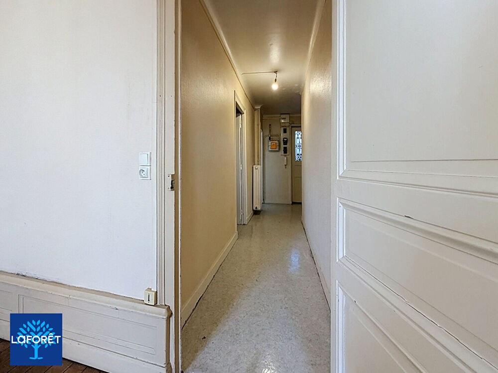 Vente Appartement T2 de 52 m² au dernier étage  Vue dégagée sur le centre de Nantes À RENOVER ! Nantes