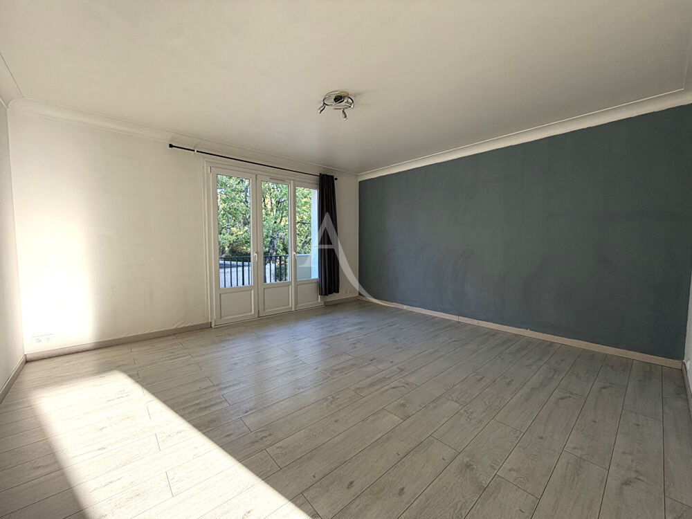 Appartement 3 pièces 70m2 balcon parking