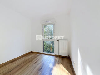  Appartement à louer 4 pièces 84 m²