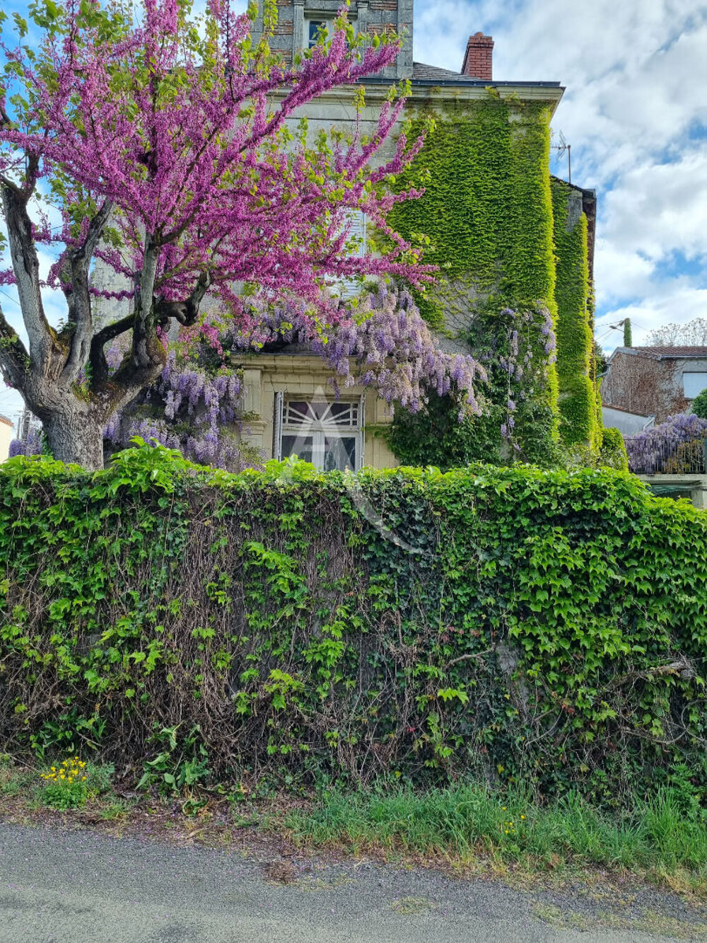 LE PALLET Maison bourgeoise à rénover de 218m² 7 chambres