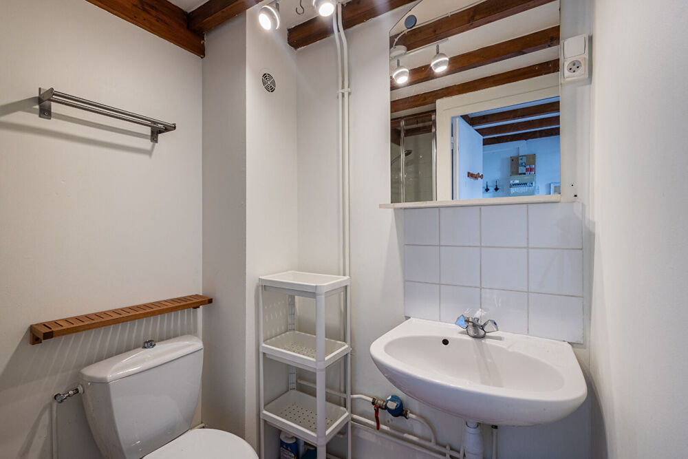LILLE SEBASTOPOL : TYPE 1 BIS LUMINEUX AVEC MEZZANINE