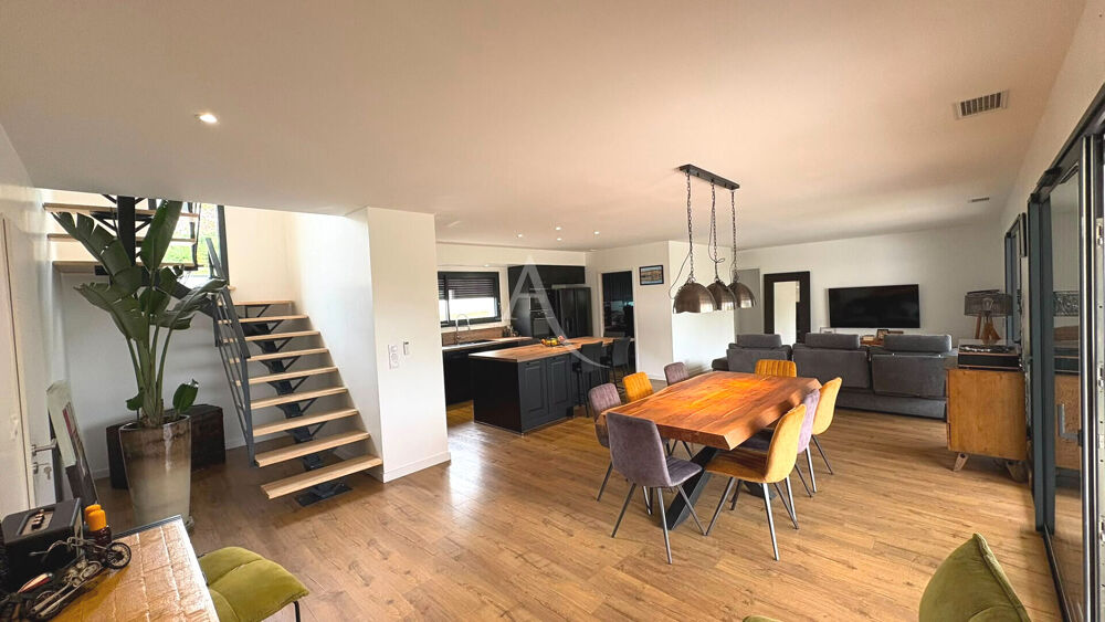 Vente Maison Maison très recente 5 pièce(s) 167 m2 Saint jean