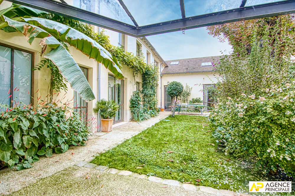 Vente Maison Versailles Saint-Louis Maison 9 pièces 230 m² au sol avec ascenseur, 2 places de parking et jardin Versailles