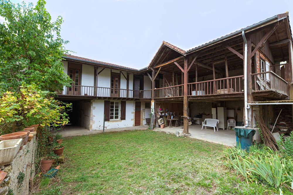 Maison 10 pièces 214 m² · à Saint-Sever · 214 m² · 238 560 €
