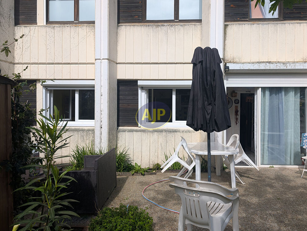 Appartement T2, jardinet et place de parking