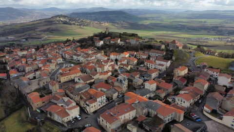   Maison de ma�tre avec jardin et vastes d�pendances - Le Crest Maison - 9 pi�ce(s) - 373 m�