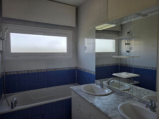  Appartement à louer 3 pièces 78 m²