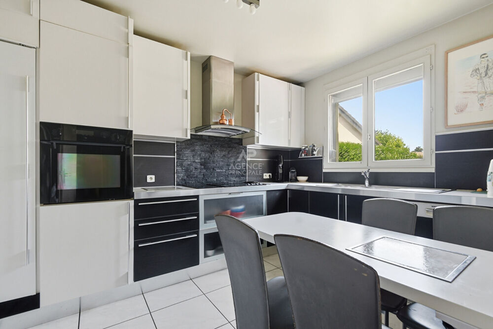 Maison Saint Germain En Laye 8 pièce(s) 183 m2