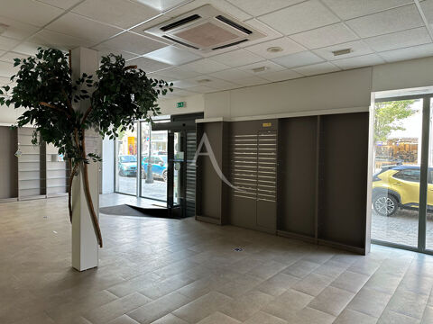 ROCHEFORT- hyper centre ville - local commercial emplacement n&deg;1 1200 17300 Rochefort