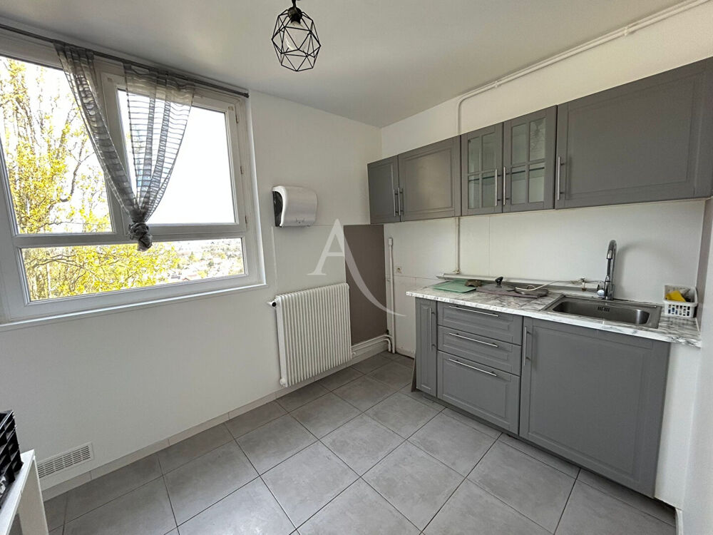 APPARTEMENT DERNIER ETAGE REFAIT A NEUF RESIDENCE STANDING