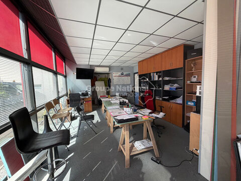 Bernis, local industriel de 283m2  sur 810m2 clos avec parking goudronn&eacute; 1850 30620 Bernis