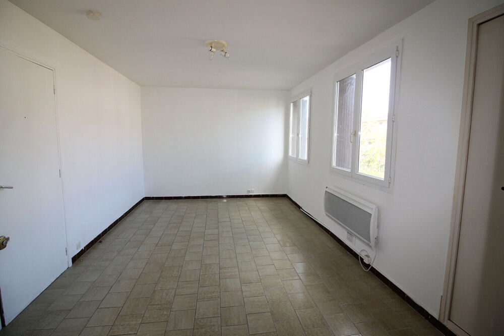 NIMES / JARDINS FONTAINE - Studio de 24m² avec Grenier