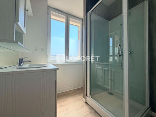  Appartement à louer 4 pièces 126 m²