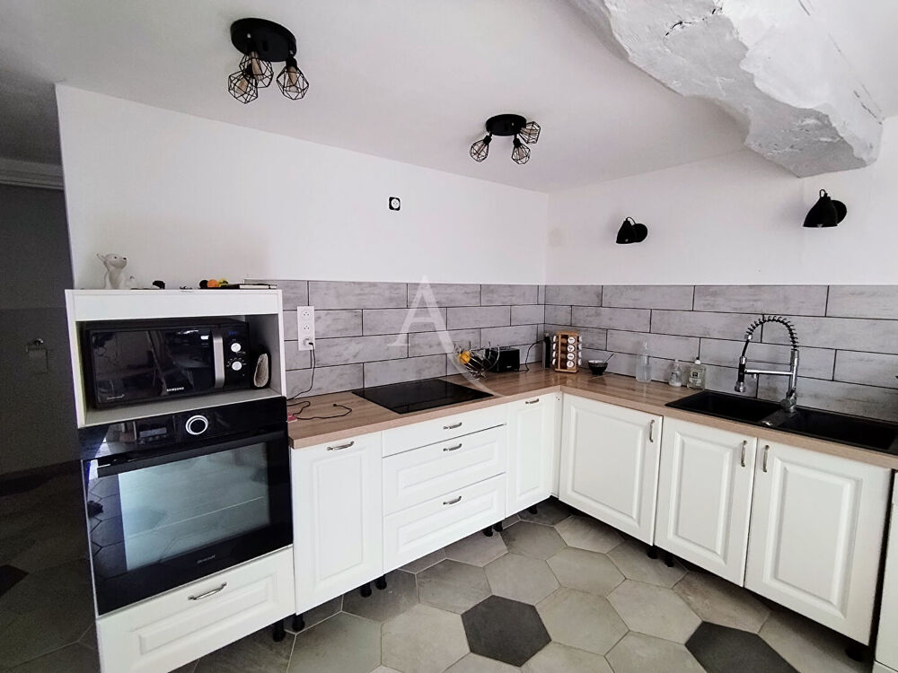 Chaniers - Maison 5 pièces - dépendance, jardin et grand garage