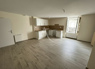  Appartement à louer 4 pièces 76 m²