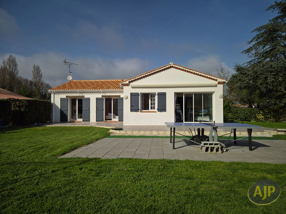 Vente Maison Maison 4 chambres sur 1400 m² Commequiers