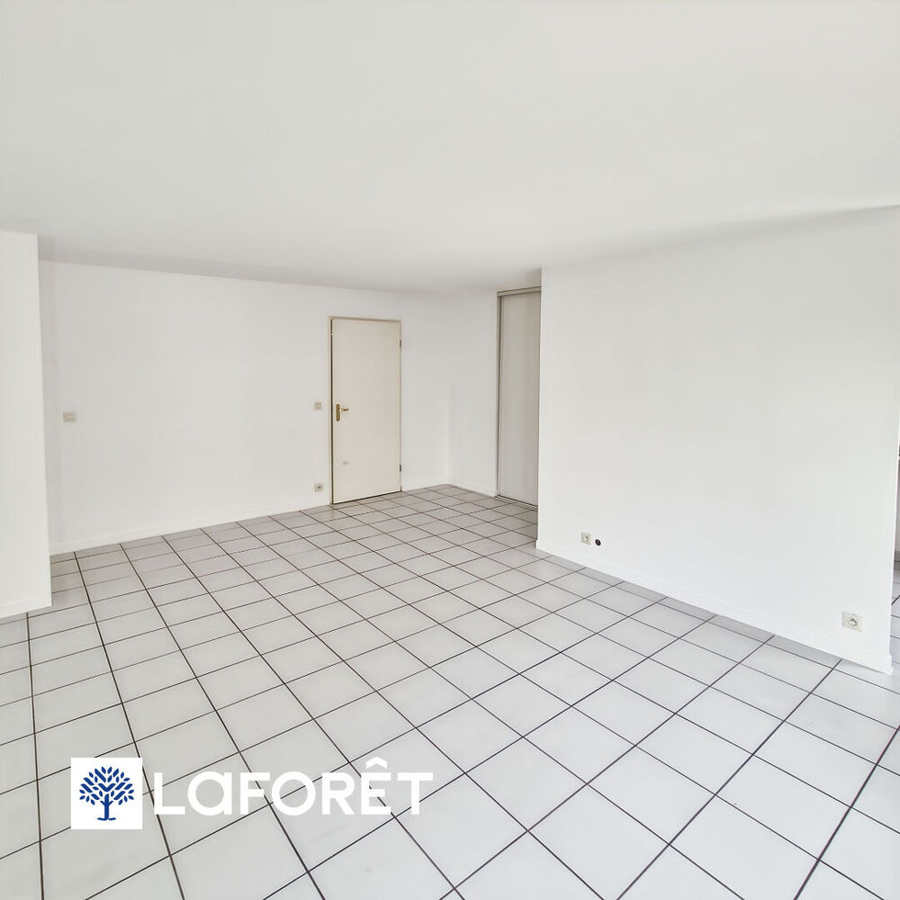 Location Appartement Appartement 3 pièces BIS calme à louer à Sainte Geneviève des Bois avec balcon et parking Sainte genevieve des bois