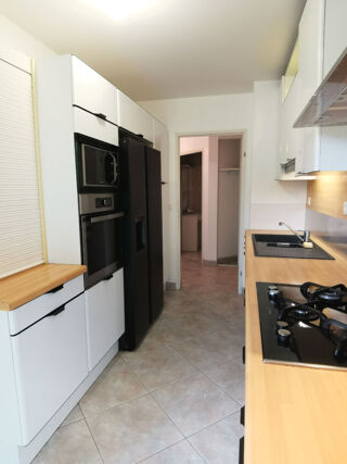  Appartement � louer 4 pi�ces 98 m�
