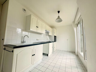  Appartement à louer 4 pièces 79 m²