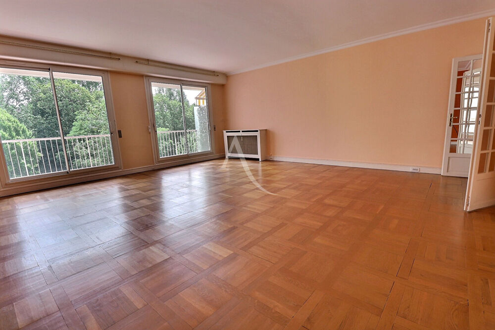 Appartement Le Mesnil Le Roi 4 pièce(s) 122.75 m2