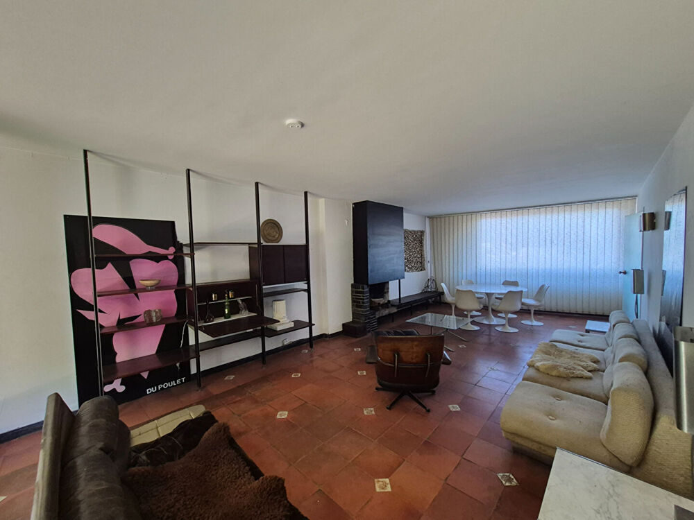 Maison d'architecte avec cabinet indépendant et piscine