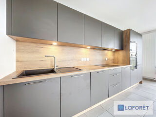  Appartement à louer 3 pièces 64 m²