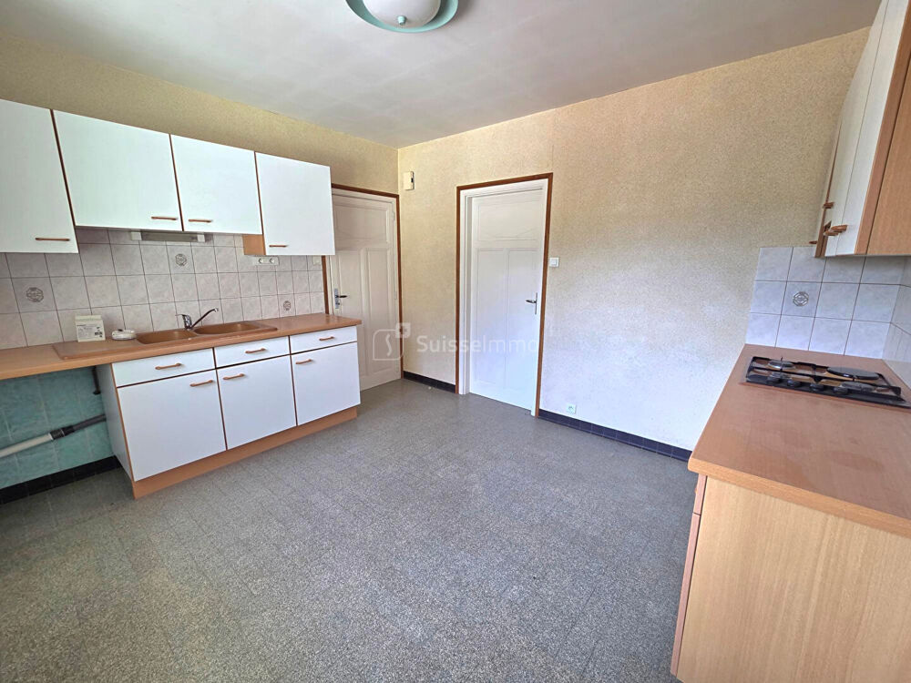 APPARTEMENT T5 111.1 m² 169000 EUROS