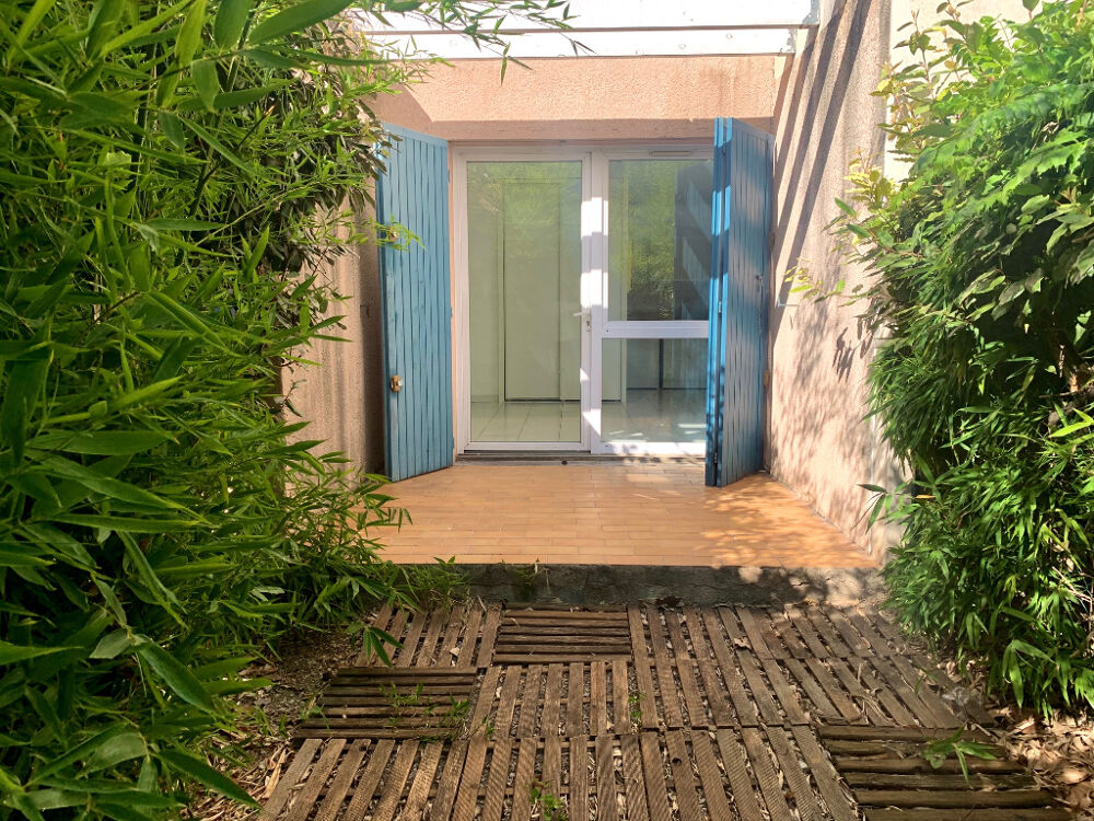 Location Appartement T1 terrasse LUYNES centre Luynes