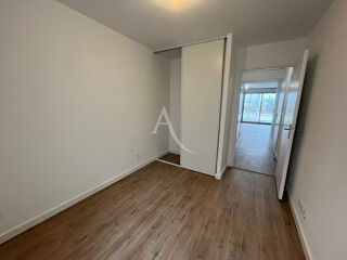  Appartement à louer 3 pièces 64 m²