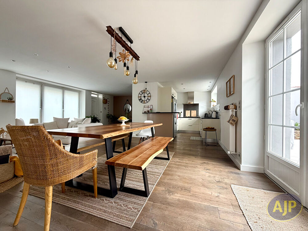 Maison 6 pièces 158 m2 + garage