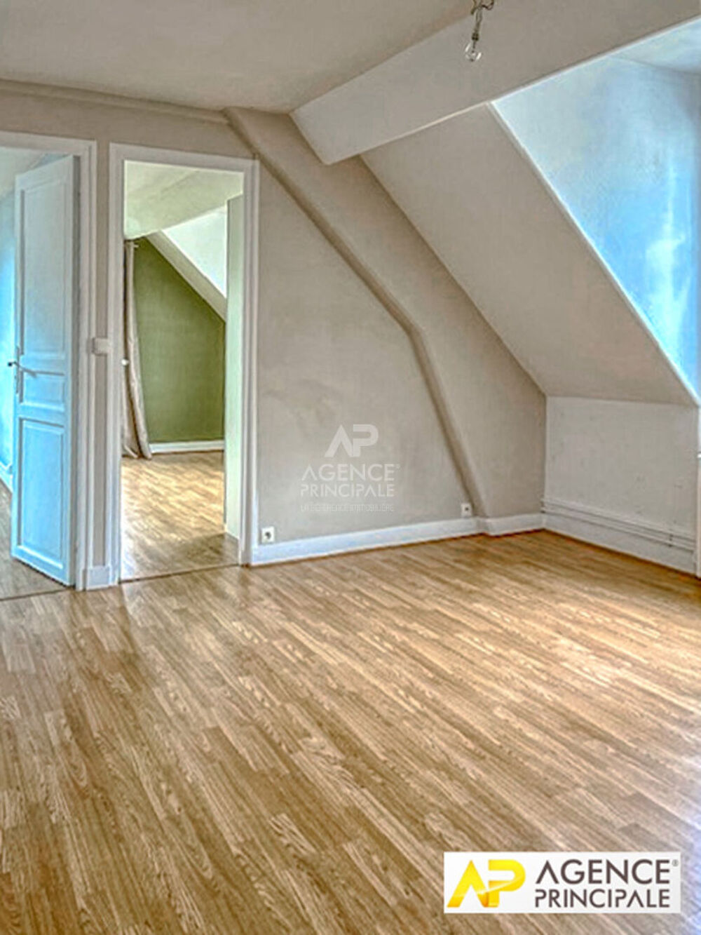 Vente Appartement Versailles Notre-Dame Les Prés Appartement 3 pièces 67 m² au sol situé au 3eme et dernier étage  avec cave Versailles