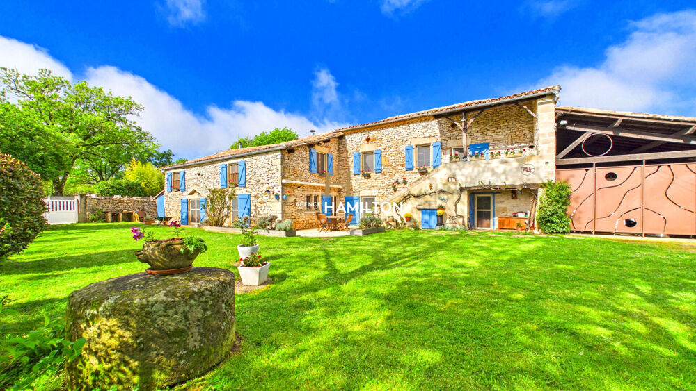 PROPRIÉTÉ EN PIERRE RESTAURÉE AVEC PISCINE, PROCHE SAINT-ANTONIN-NOBLE-VAL