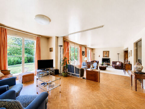   Maison de 260.75 m² - Chavenay Maison - 8 pièce(s) - 261 m²