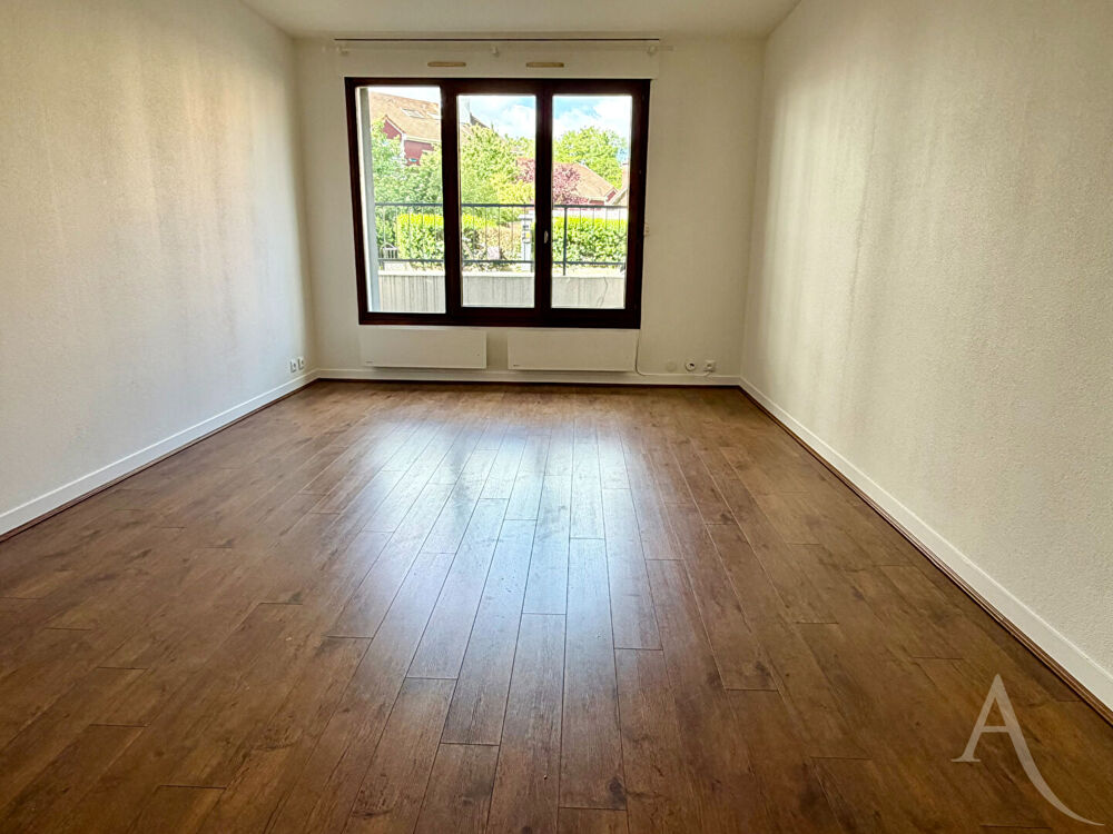 Appartement Chaville 2 pièce(s) 45 m2 proche gare Chaville rive gauche parking cave terrasse