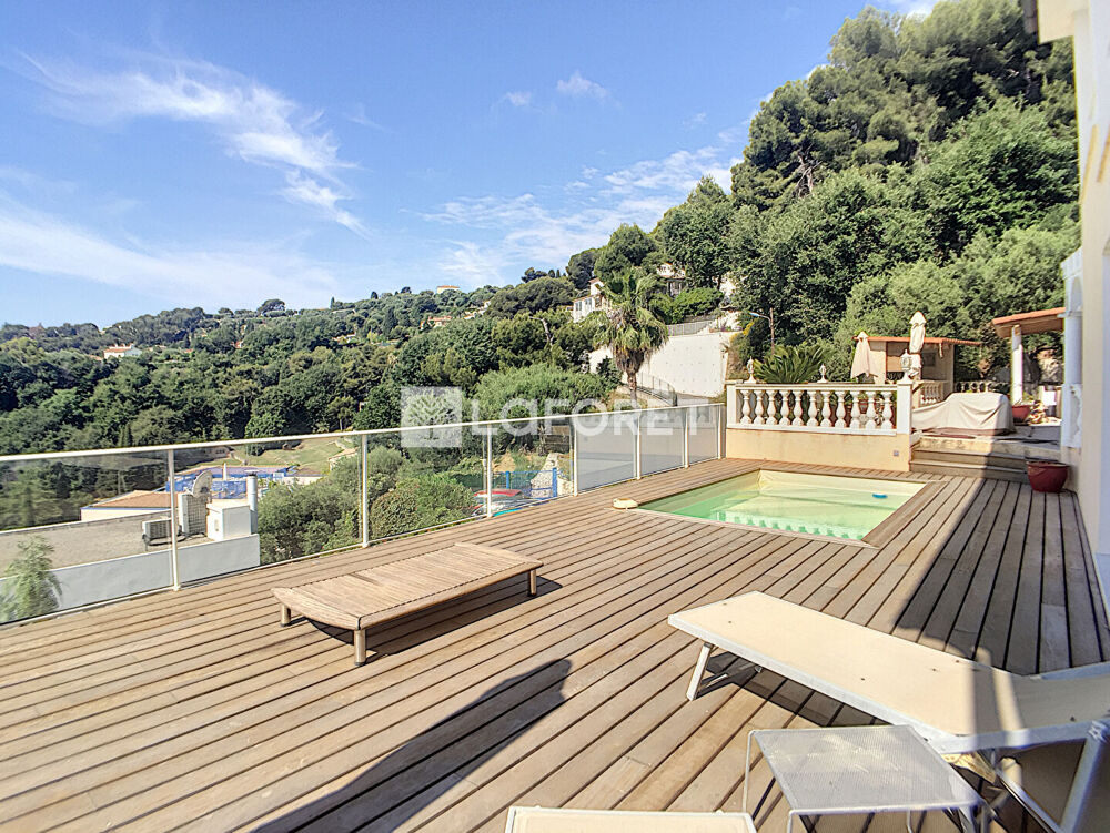 Superbe ! Splendide villa avec vue mer de toutes les pièces, piscine et large terrasse