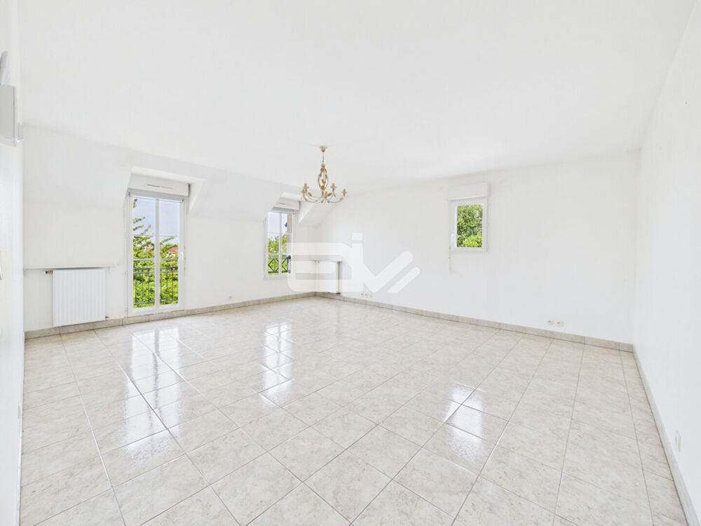 Vente Appartement Joli Appartement T4/5 lumineux avec balcon, ascenseur sans vis-à-vis, dernier étage et box - Centre-ville de Soissons - Proche d Crouy