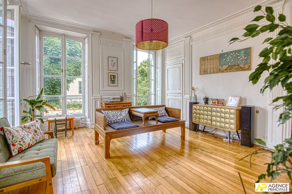 Vente Appartement Versailles St-Louis Appartement 7 pièces 112.7 m² carrez situé au 1er étage Versailles