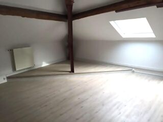  Appartement à louer 4 pièces 65 m²