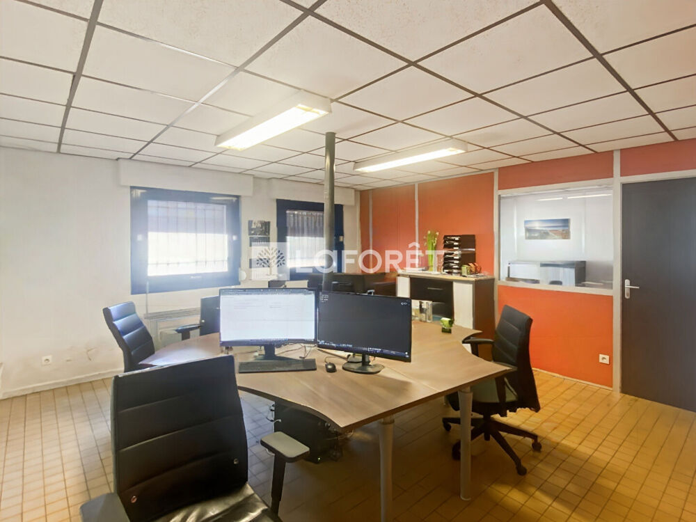   CALAIS - Entrepôt / local industriel  680 m2 - Accès poids lourd - Parcelle 1695 m² Calais