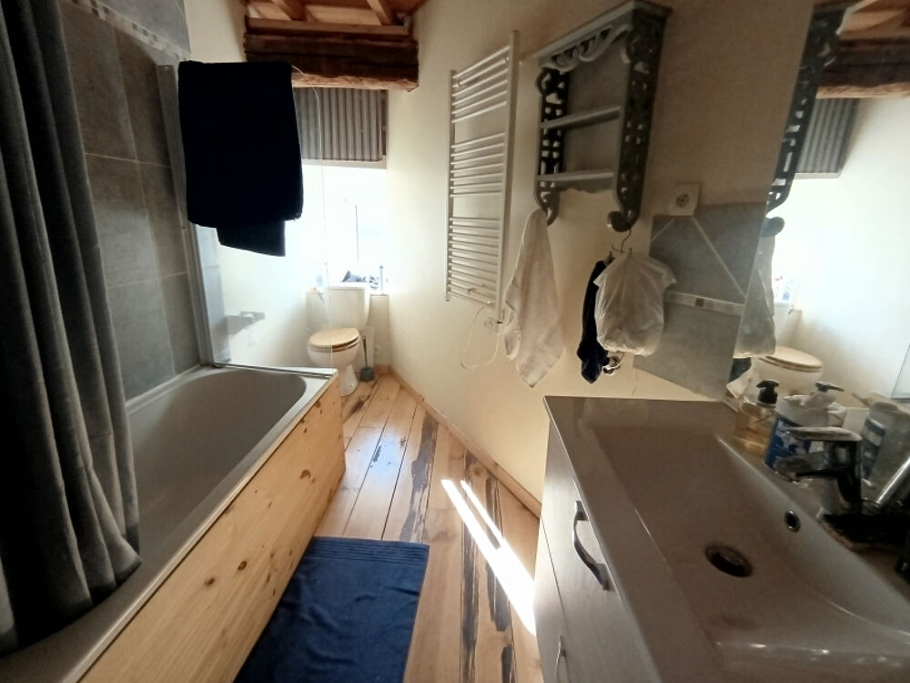 Vente Maison À 5 MIN DE NOIRETABLE - MAISON EN PIERRE DANS UN ENVIRONNEMENT CALME ET CHAMPÊTRE Saint julien la vetre