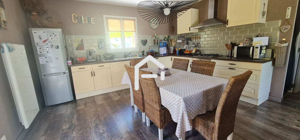Vente Maison Plain-pied à Objat avec vue dégagée et beau terrain ! Objat