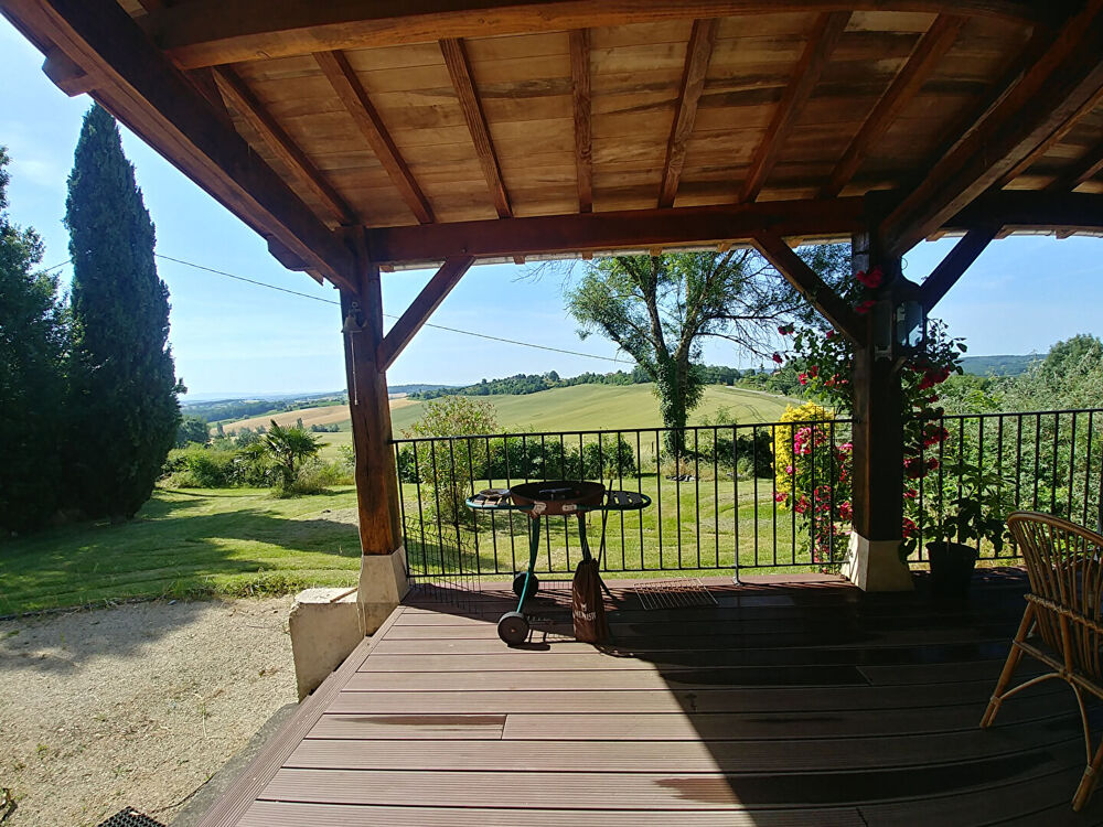 Vente Maison Ensemble immobilier de caractère - Deux maisons, dépendances et superbe vue campagne Montpezat de quercy