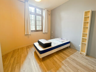  Appartement à louer 5 pièces 99 m²