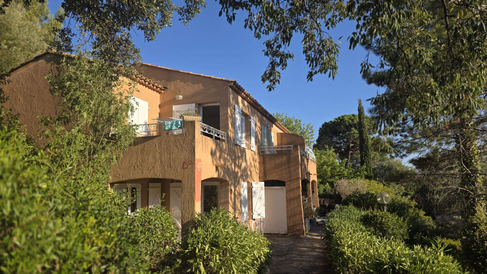Location Appartement Location meublé studio avec coin nuit - Piscine - Les ISSAMBRES Les issambres