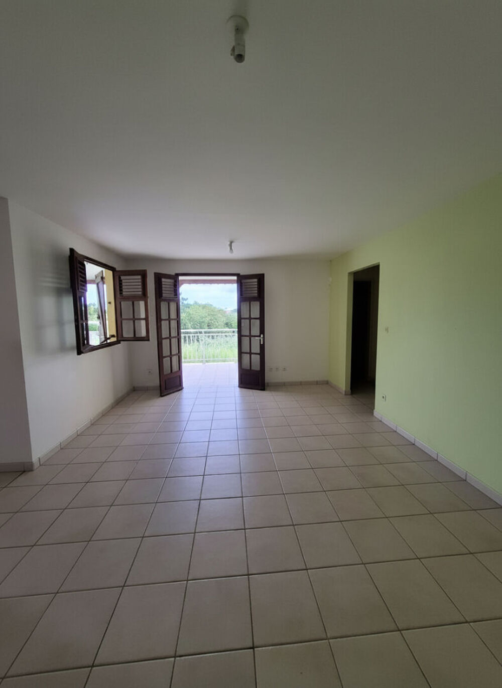 Villa rénovée Le Lamentin 3 pièce(s) 65.13 m2 exclusivement en habitation principale